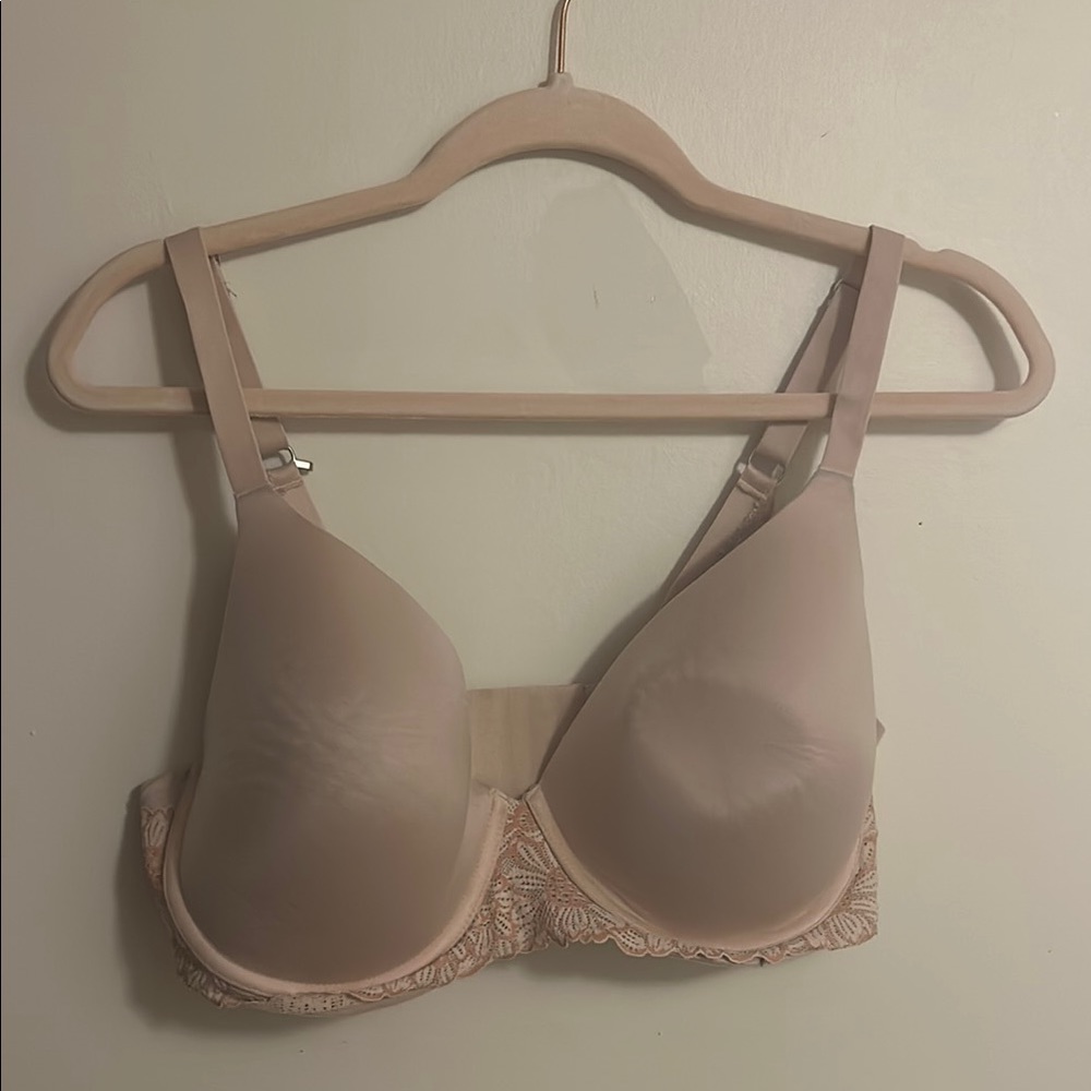 Elegant Lace Trimmed Bra in Beige